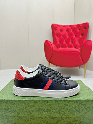 Gucci Luxury sneakers in tonal black chunky sole construction front view