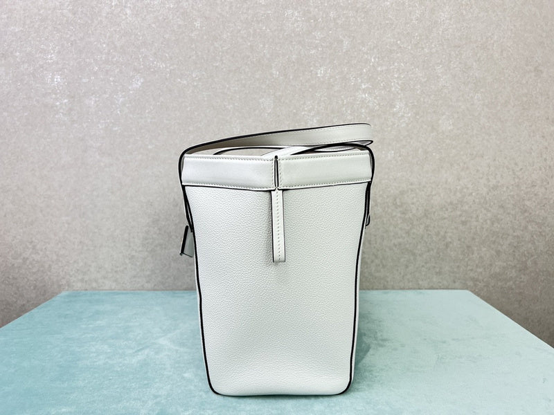 Ziva's Charm handbag – lifestyle view (15cm*18.5cm*18cm)