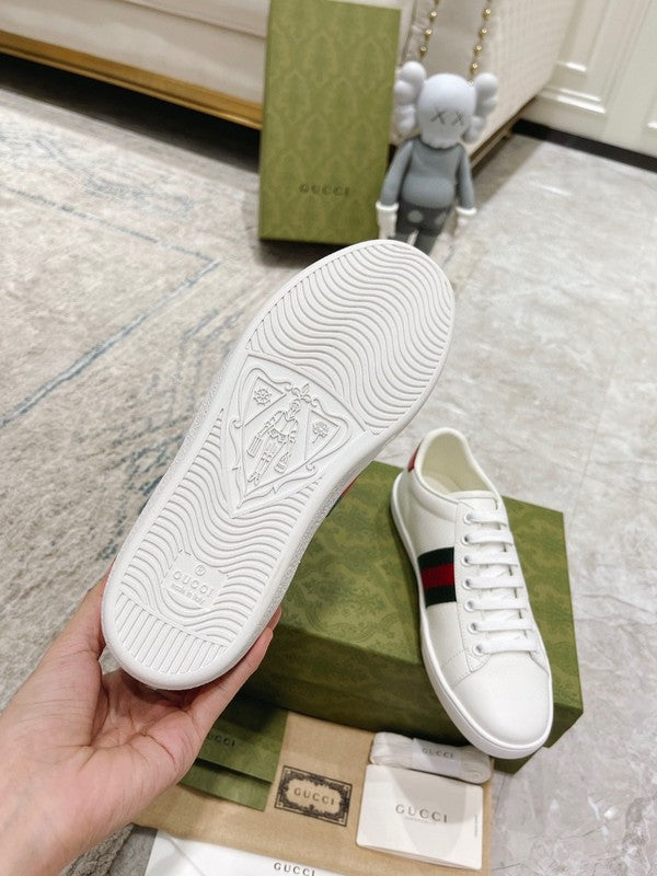Gucci two-tone luxury sneakers view 4 breathable knit upper