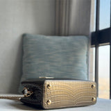  Streamlined tote bag carried on shoulder 22