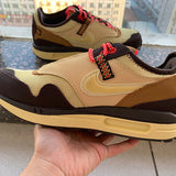 Nike Men's & Women's Designer Low-Top Shoes — Style 197 interior view