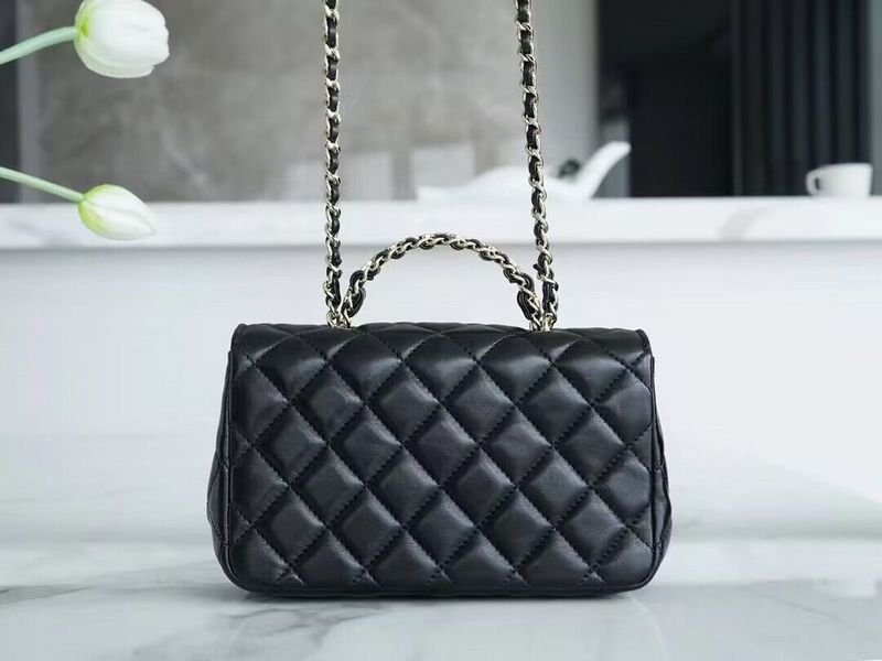  handbag, compact everyday style, image 4