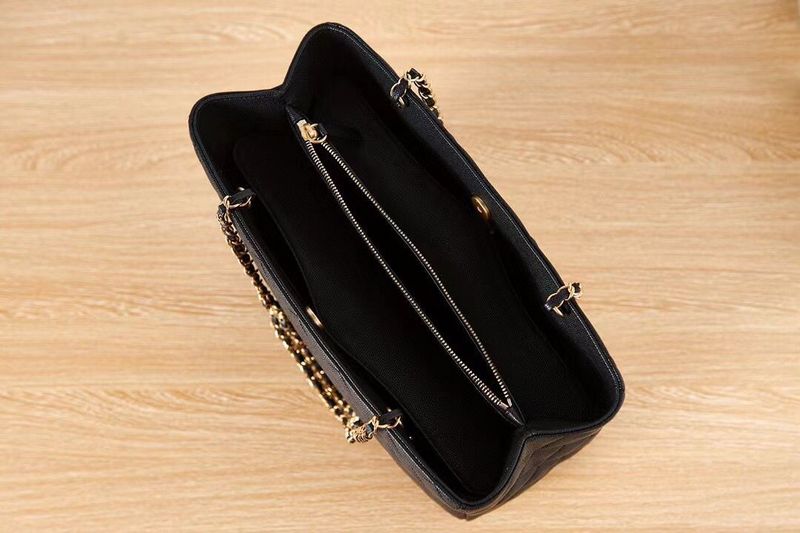 Zivas Charm Polished Finish Designer Handbag (Statement-Ready Design) – Full Silhouette