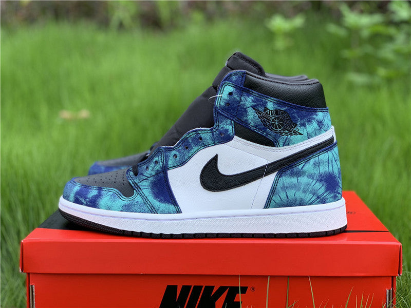 Nike Men's & Women's Premium Low-Top Trainers — Style 121 side view