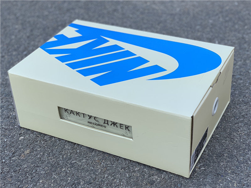 Nike Men's & Women's Luxury Fashion Trainers — Style 006 close-up view
