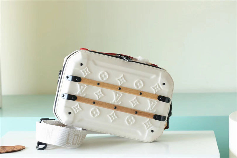  crossbody bag interior and compartment view