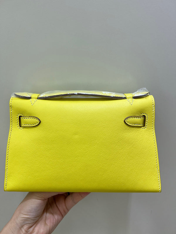 Close-up detail of streamlined bag design