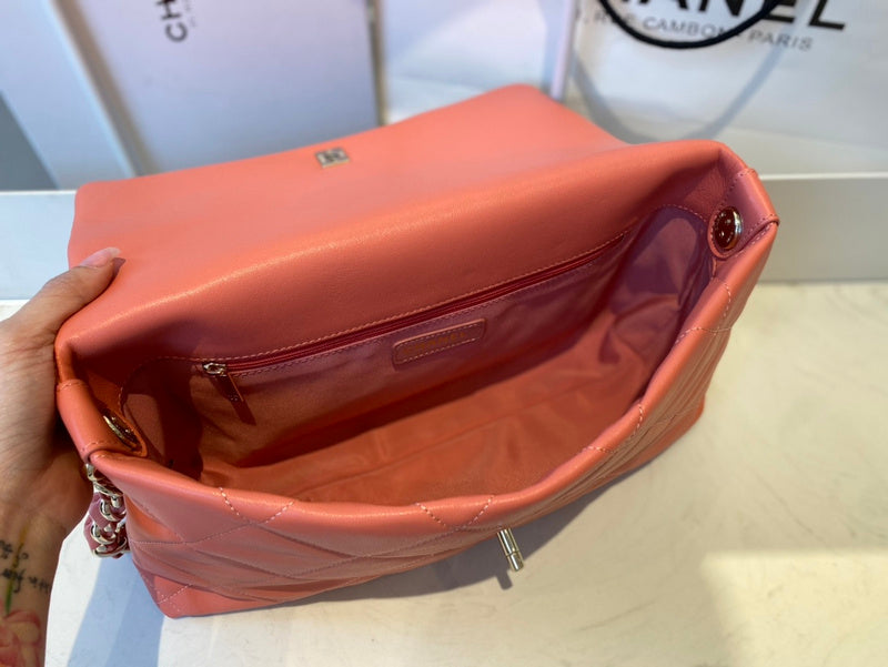  spacious purse view 6