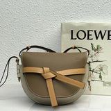 Ziva's Charm handbag – front view (20cm*19cm*11.5cm)