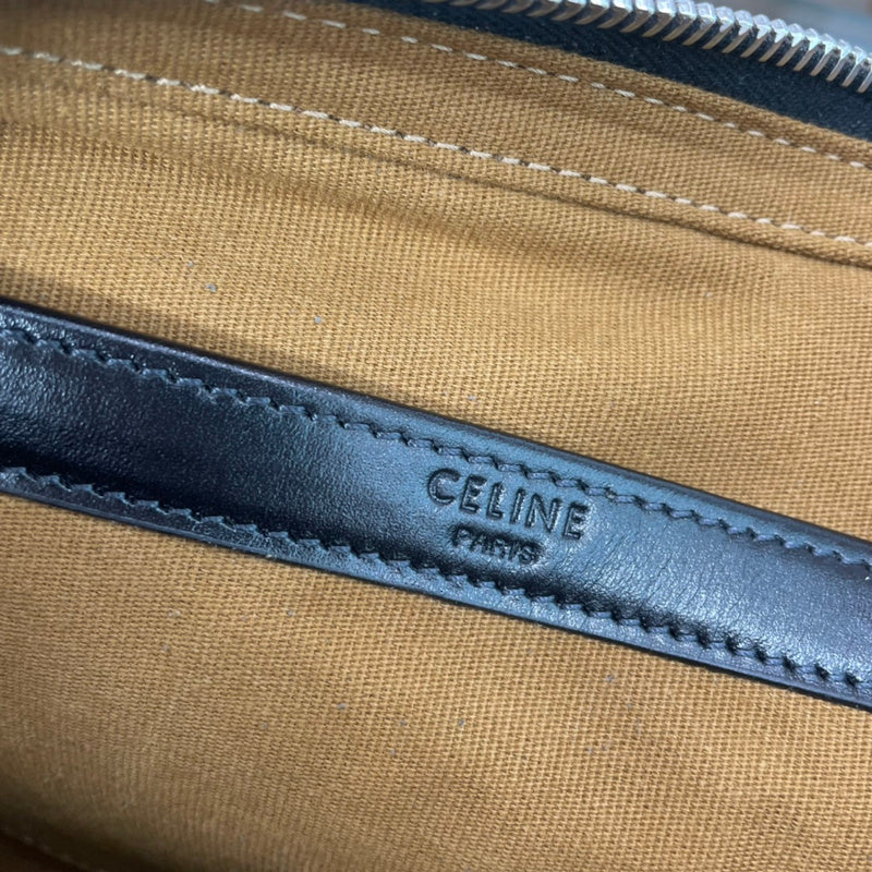 Close-up detail of everyday-luxe premium women's handbag – women's statement bag