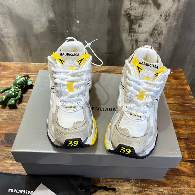 Balenciaga shoes Style 050 - packaging and accessories