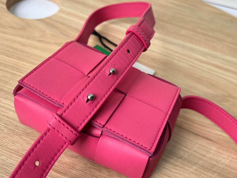 Contemporary Premium PU Leather Handbag - Sleek Minimalist Lines | Women's Luxury Handbag #1664 - hardware and detail close-up (image 5) of designer-inspired handbag