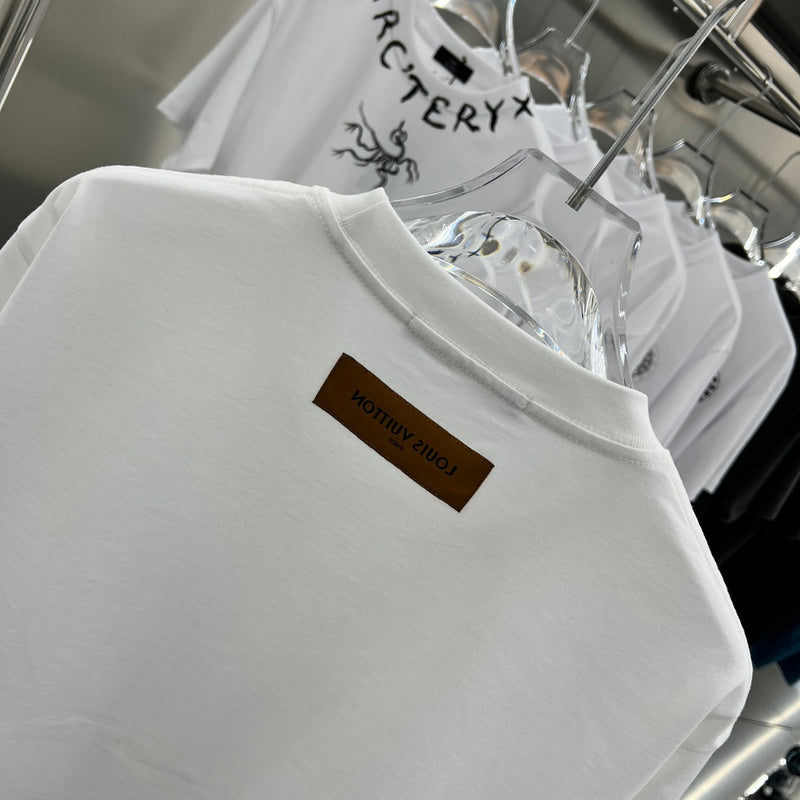 Side profile of Louis Vuitton cotton t-shirt with relaxed-fit cut