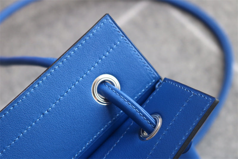 Interior view of classic premium bag