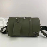 Side profile of premium everyday-luxe women's handbag – women's designer-style accessory