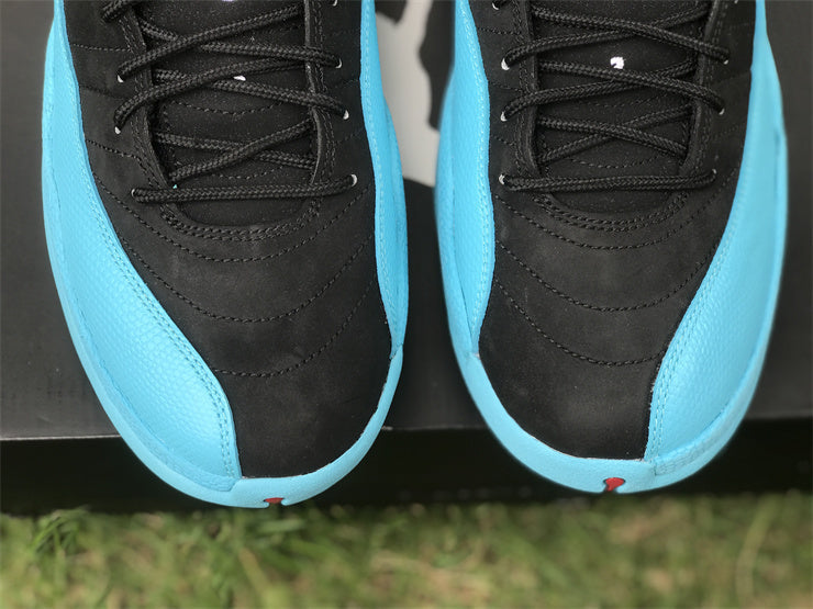 Nike classic monochrome luxury sneakers view 12 low-top design