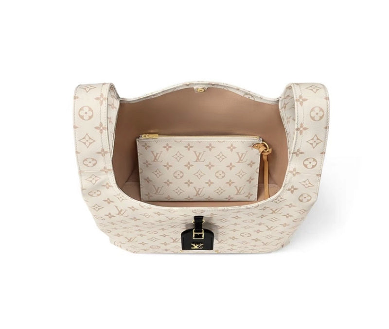  Essential top-handle bag carried on shoulder 22