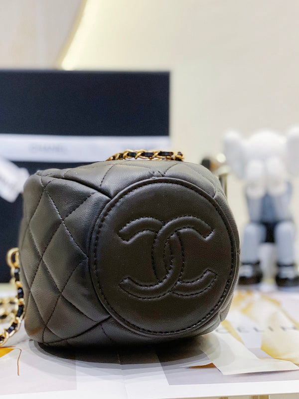  handbag, spacious everyday style, image 7