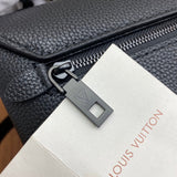 Handle and strap detail of polished everyday-luxe women's handbag – women's luxury handbag