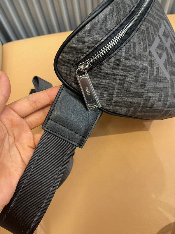 Ziva's Charm handbag – detail view (Standard Size)
