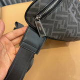Ziva's Charm handbag – detail view (Standard Size)