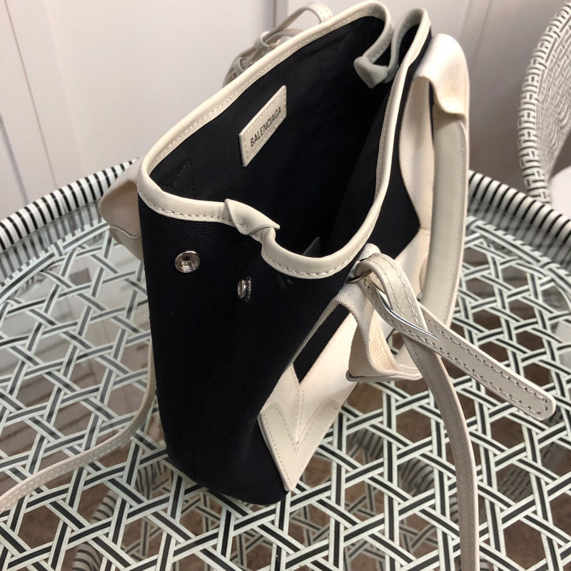 Interior view of chic everyday-luxe women's handbag – women's luxury handbag