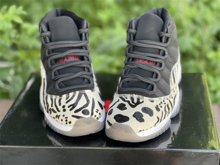 Nike Men's & Women's Luxury Fashion Trainers — Style 174 interior view