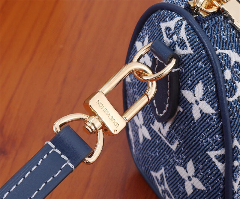  sleek shoulder bag styled with outfit