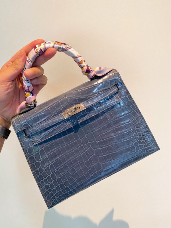 Interior view of classic premium bag