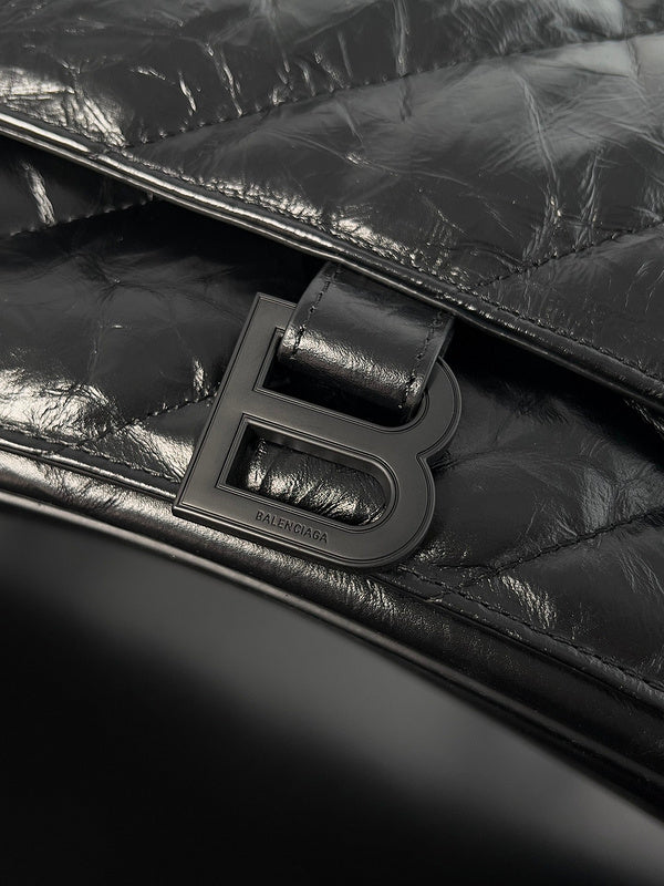 Zivas Charm Everyday Sophistication Fashion Handbag (Contemporary Shape Language) – Close-Up Detail
