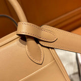 Side view of fluid structured handbag