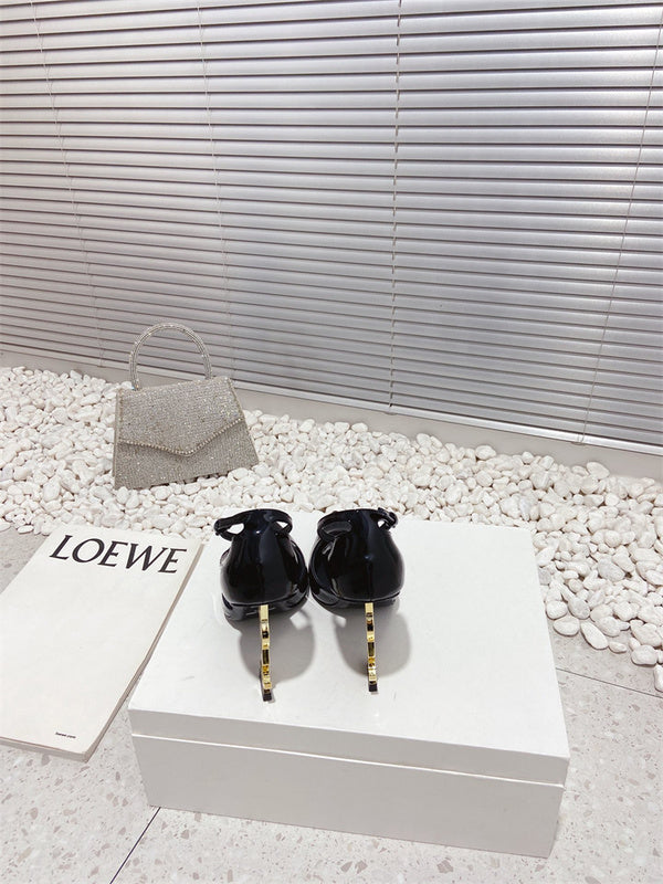 Side profile view of Saint Laurent luxury piece style No.087
