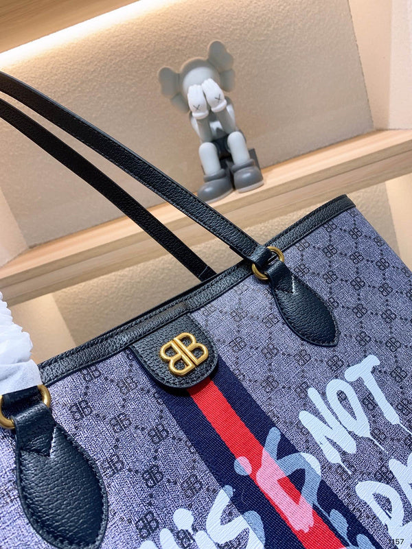 Ziva's Charm handbag – interior view (one versatile size)
