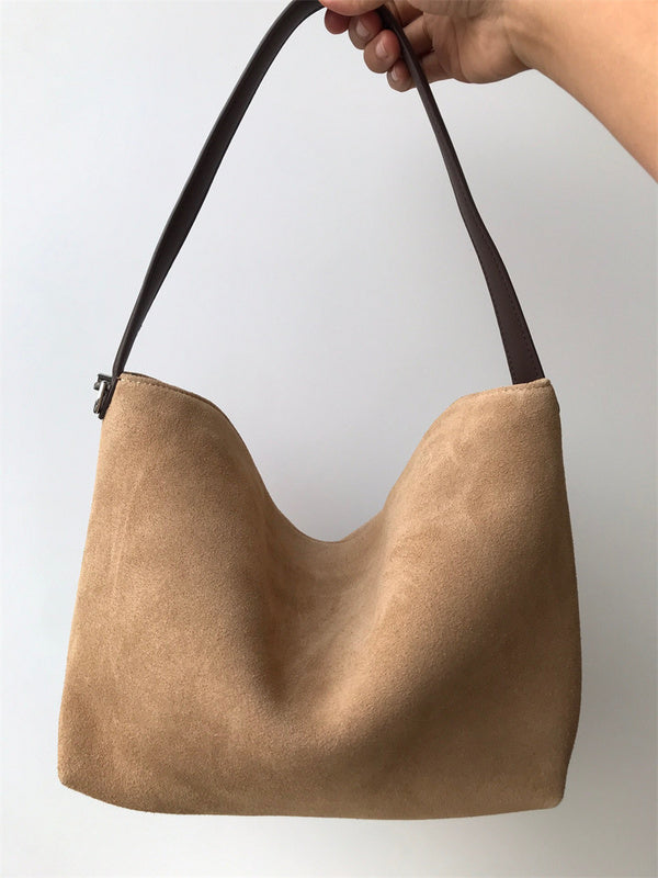 Ziva's Charm handbag – interior view (36cm*26cm*14cm)