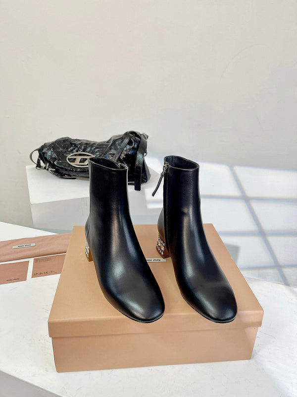 Side profile view of Miu Miu luxury piece style No.128