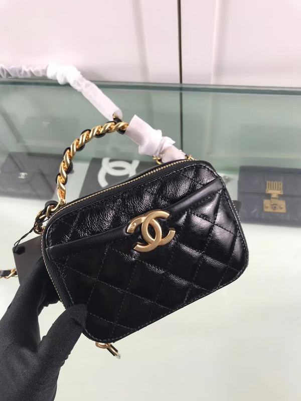Zivas Charm Refined Structure Fashion Handbag (Signature Shape & Finish) – Front View