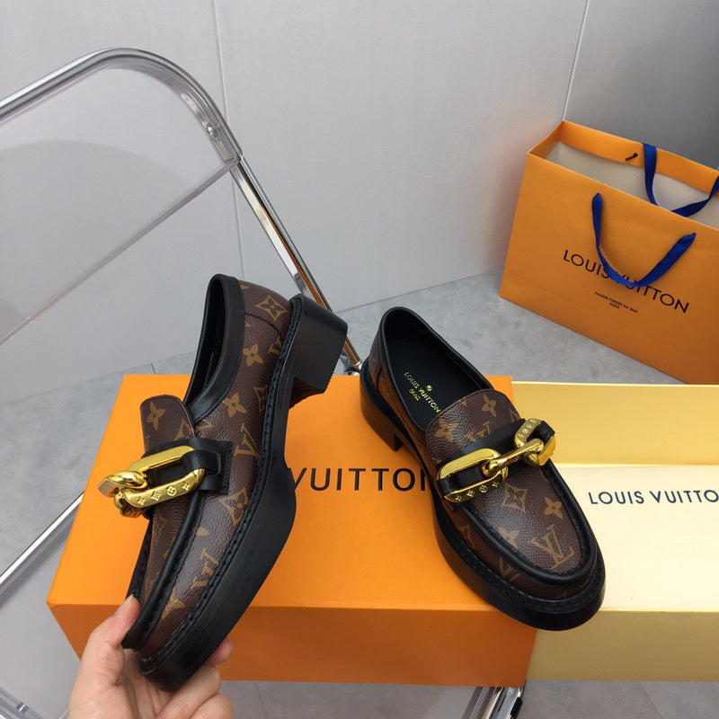 Louis Vuitton shoes Style 360 - top view showing design