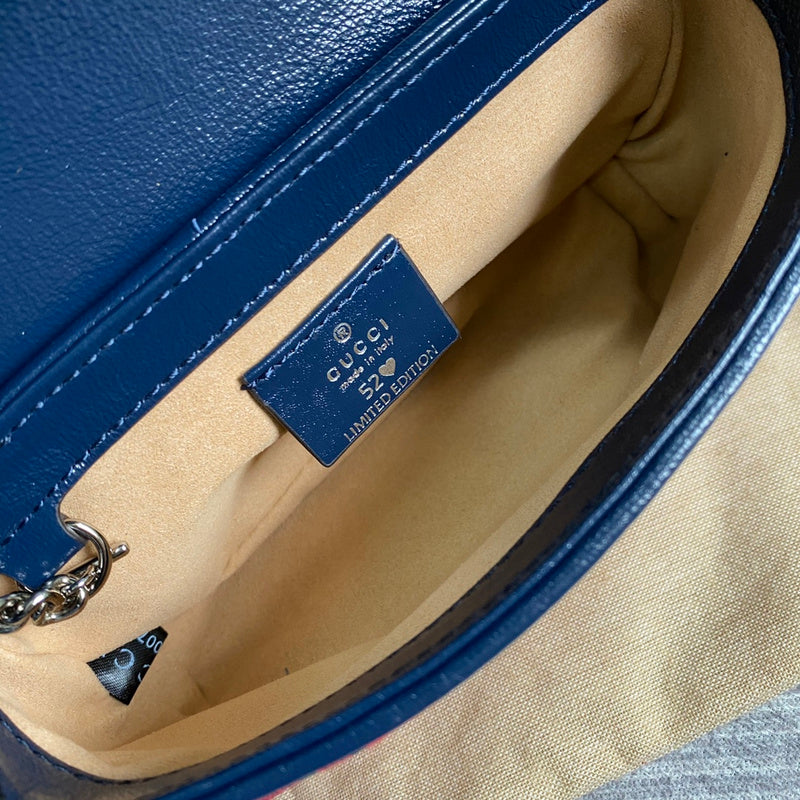 Front view of signature statement women's handbag – women's everyday handbag