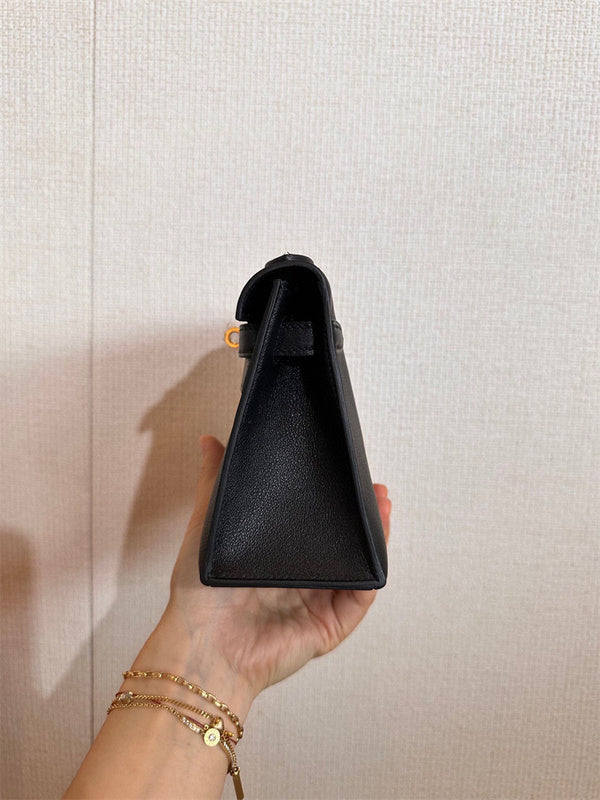  Effortless crossbody bag carried on shoulder