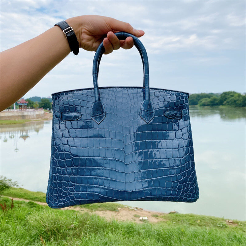  versatile carryall bag detail view showing craftsmanship 8