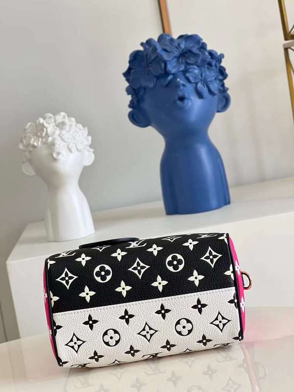 Styled lifestyle shot of premium everyday-luxe women's handbag – women's statement bag