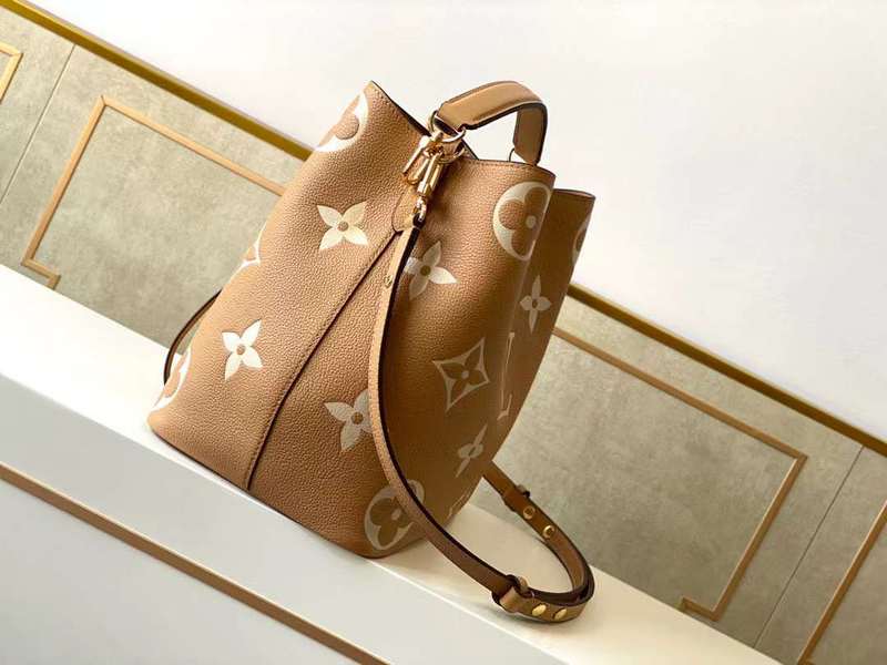 Close-up detail of modern structured women's handbag – women's luxury accessory