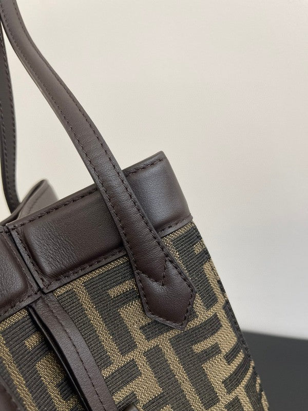 Ziva's Charm handbag – side angle view (15cm*18.5cm*15cm)