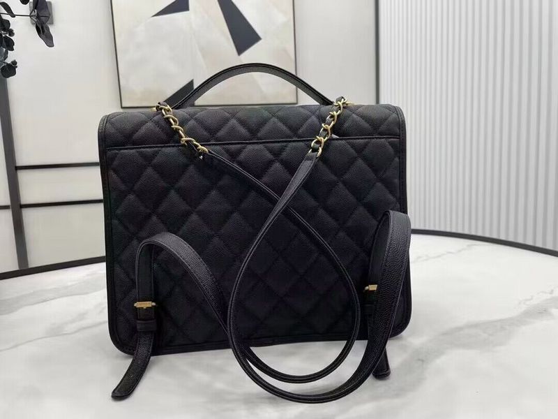  spacious purse view 5