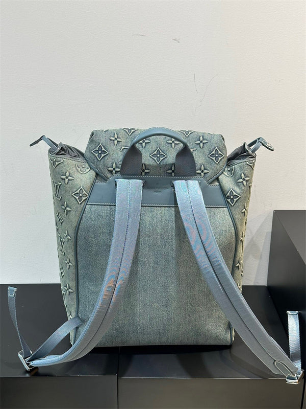  shopper bag interior and compartment view 9