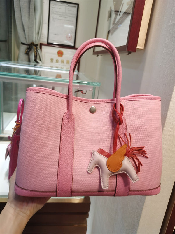  everyday bag interior and compartment view
