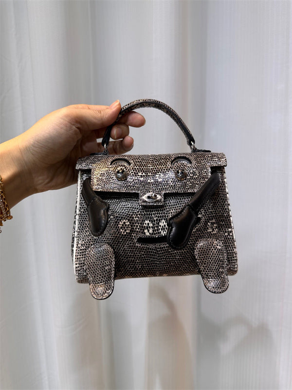  Streamlined everyday bag front view
