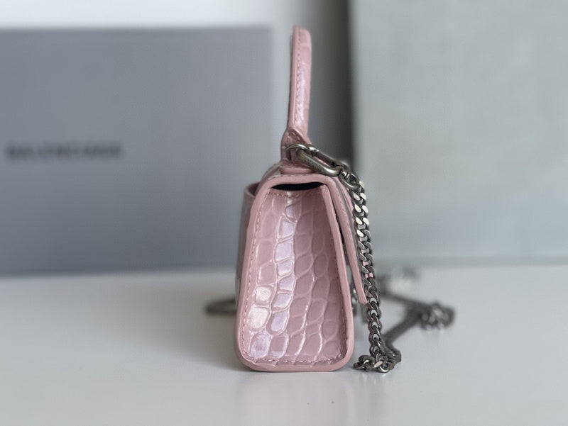 Zivas Charm Everyday Sophistication Statement Handbag (Considered Detail & Form) – Full Silhouette
