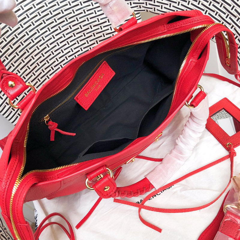 Side profile of polished statement women's handbag – women's designer-style accessory