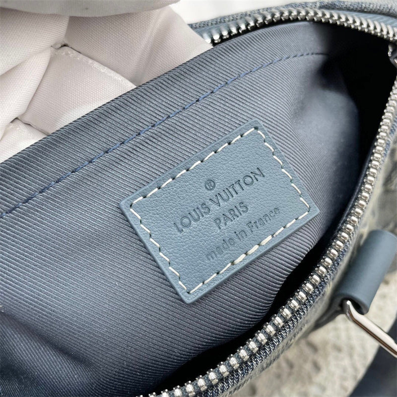  sleek everyday bag detail view showing craftsmanship 8